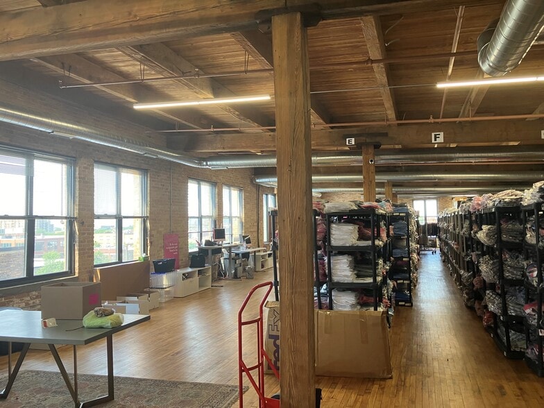 More Photos Of 346 N Justine St, Chicago Light Distribution For Lease