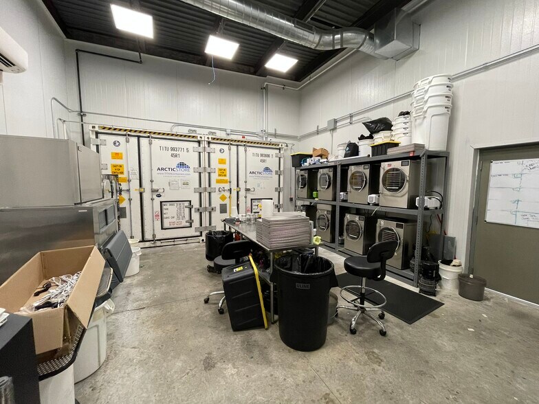 More Photos Of 41900 Executive Dr, Harrison Township Manufacturing For Sale