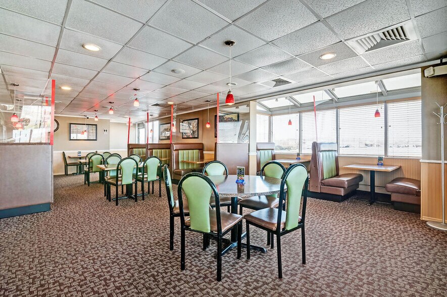 More Photos Of 1565 Marion-Waldo Rd, Marion General Retail For Sale
