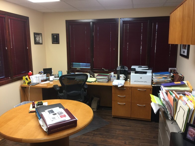 More Photos Of 1413-1435 W 29th St, Loveland Office For Sale