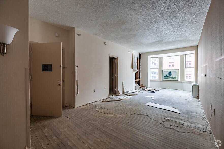 More Photos Of 11 S Ludlow St, Dayton Hotel For Sale