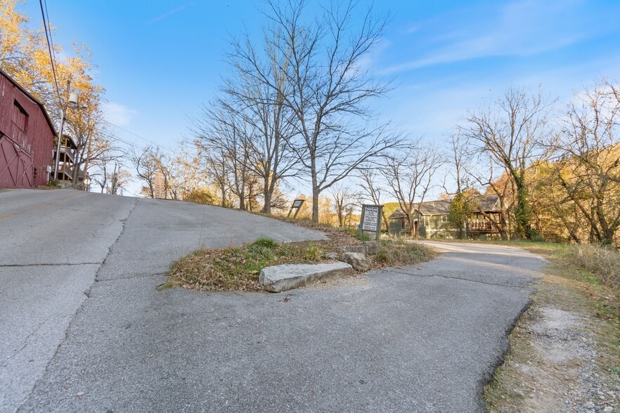 More Photos Of 75 Center St, Eureka Springs General Retail For Sale