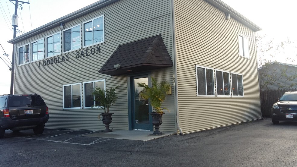 More Photos Of 1041 Shawnee Rd, Lima Freestanding For Lease