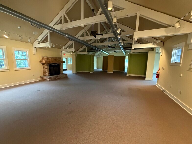 More Photos Of 15638 IN-23, Granger Freestanding For Lease