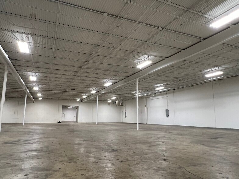 More Photos Of 4219 Charter Ave, Oklahoma City Distribution For Lease