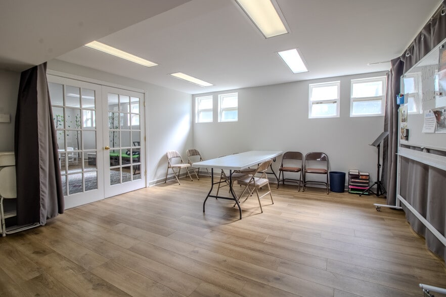 More Photos Of 207 N Prettyman St, Knox Religious Facility For Sale