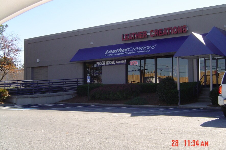 More Photos Of 6438 Dawson Blvd, Norcross Showroom For Lease