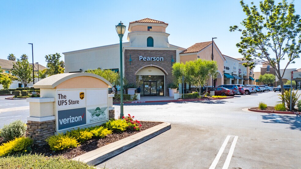 More Photos Of 550 E Betteravia Rd, Santa Maria Freestanding For Lease