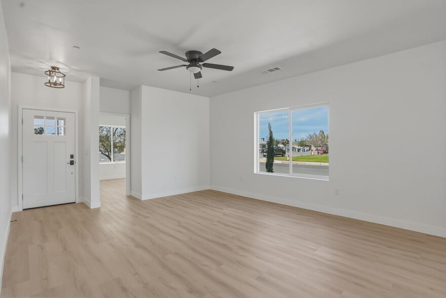 More Photos Of 1646 Clinton St, Delano Multifamily For Sale