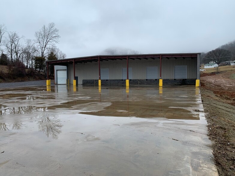 More Photos Of 601-605 N Tn-70, Rogersville Warehouse For Lease