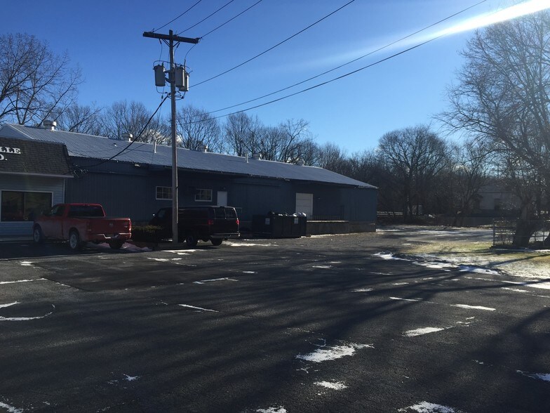 More Photos Of 28 S Main St, Voorheesville Warehouse For Lease