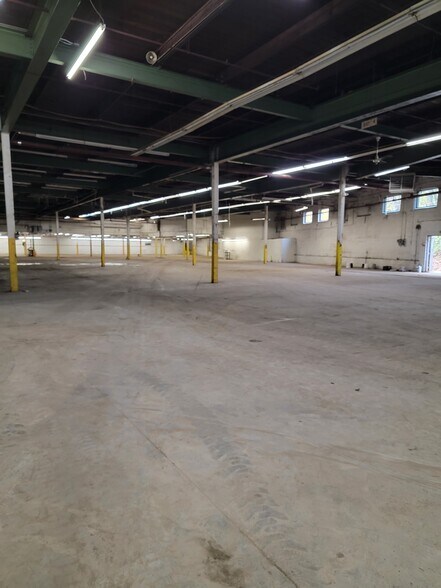 More Photos Of 14-22 River Rd, Bogota Industrial For Sale