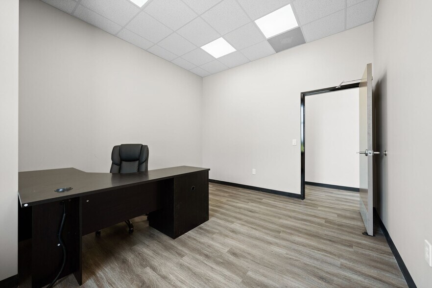 More Photos Of 1170 Dunlop Ln, Clarksville Industrial For Lease