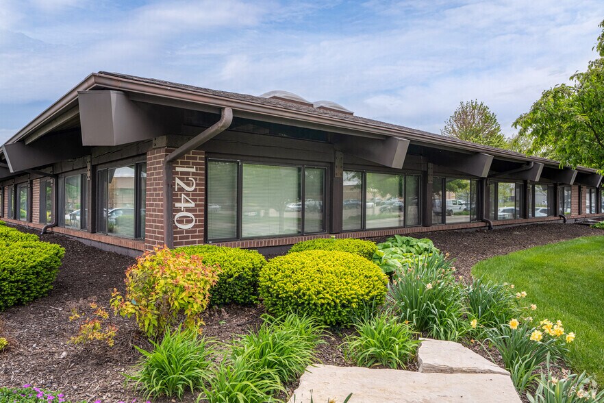 More Photos Of 1240 Iroquois Ave, Naperville Office For Lease