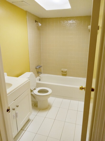 More Photos Of 7631 Indian Lakes Dr, Jacksonville Apartments For Sale