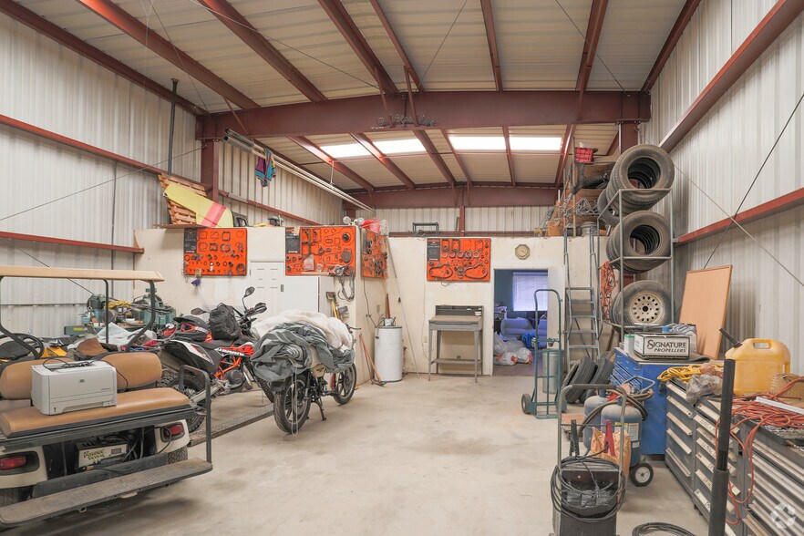 More Photos Of 55479 Yucca Trl, Yucca Valley Warehouse For Lease