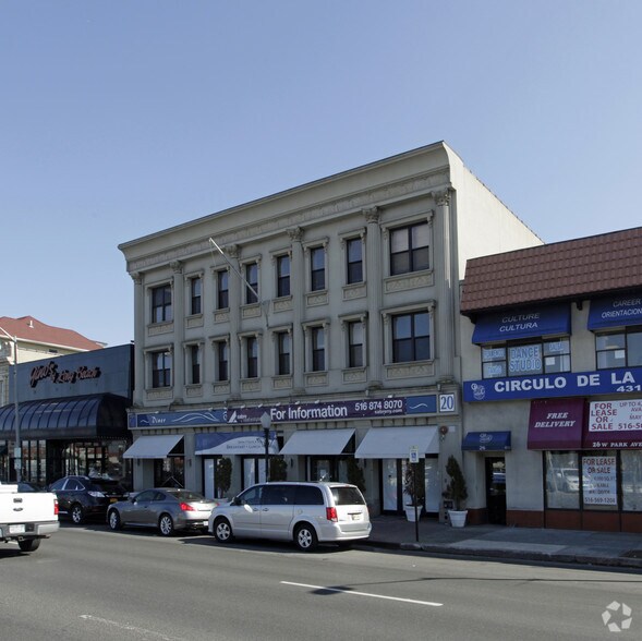 More Photos Of 20 W Park Ave, Long Beach Storefront Retail Office For Lease