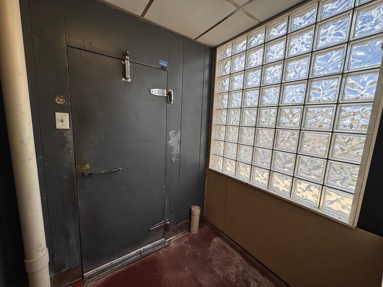 More Photos Of 1830 Columbus Ave, Washington Court House Restaurant For Sale