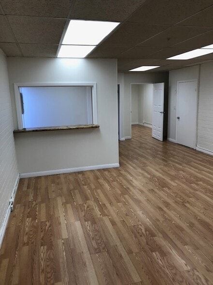 More Photos Of 5816 Lankershim Blvd, North Hollywood Office For Lease
