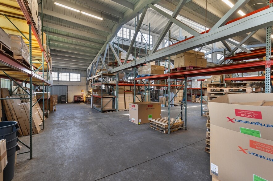 More Photos Of 3201 Utah Ave S, Seattle Manufacturing For Sale