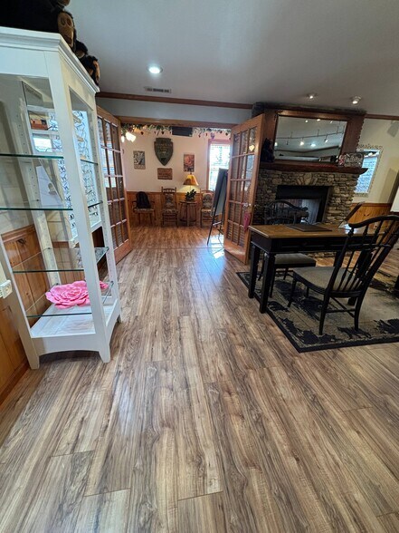 More Photos Of 3831 E First St, Blue Ridge Office For Sale