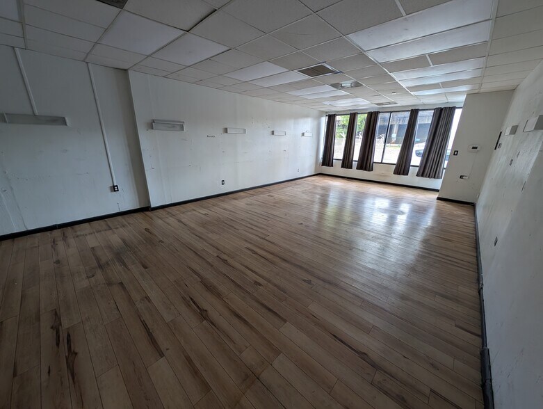 More Photos Of 593 Kamehameha Hwy, Pearl City Storefront Retail Office For Lease