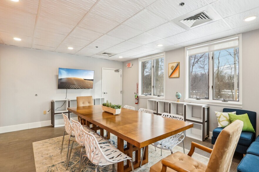 More Photos Of 100 Conifer Hill Dr, Danvers Office For Lease