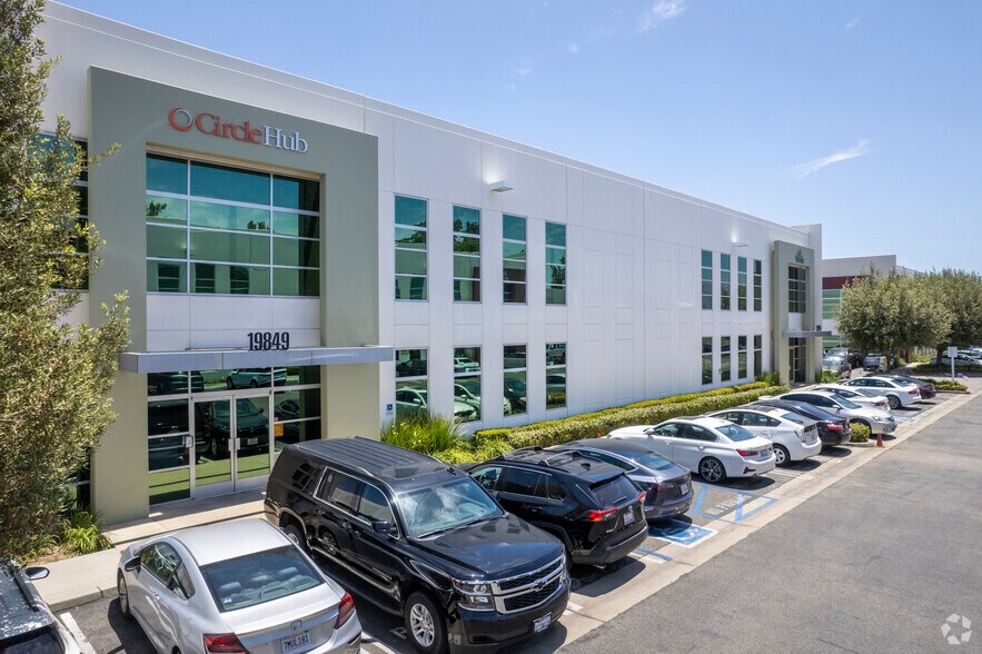 More Photos Of 19845-19849 Nordhoff St, Northridge Manufacturing For Sale