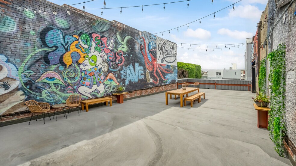 More Photos Of 62-66 Windward Ave, Venice Storefront Retail Office For Lease