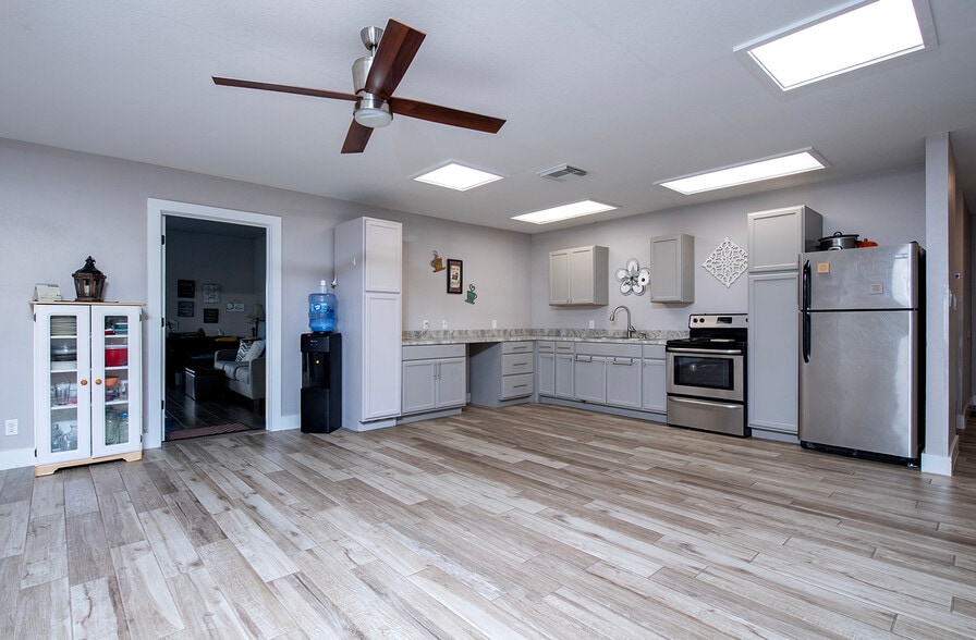 More Photos Of 148 W FM 487, Jarrell Religious Facility For Sale