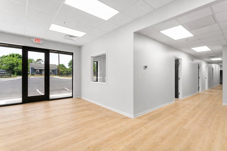 More Photos Of 114 S State St, Haw River Manufacturing For Sale