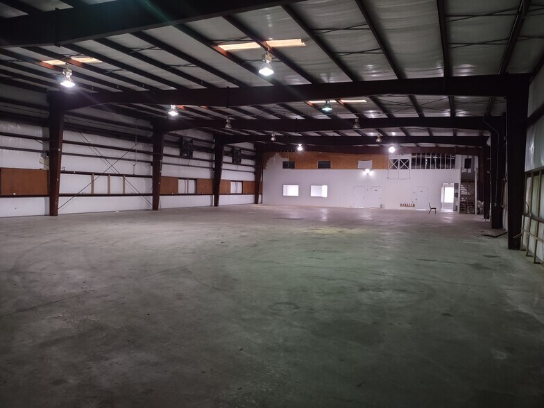 More Photos Of 9381 Hard Dr, Foley Warehouse For Lease
