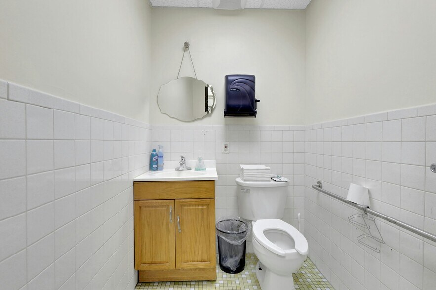 More Photos Of 117 Central Ave, Hackensack Office Residential For Lease