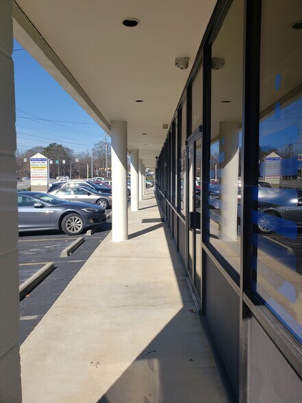 More Photos Of 279 Powers Ferry Rd SE, Marietta Storefront For Sale