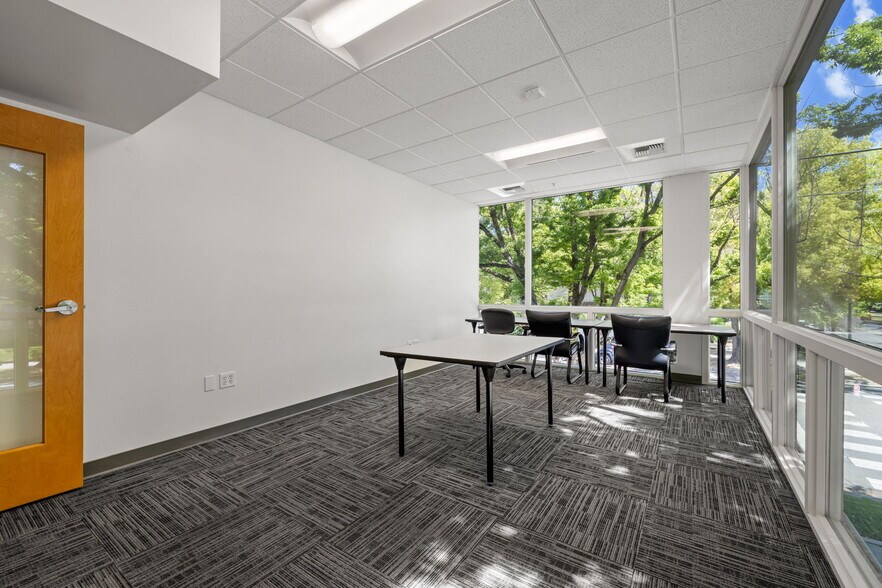 More Photos Of 2431 Capitol Ave, Sacramento Loft Creative Space For Lease