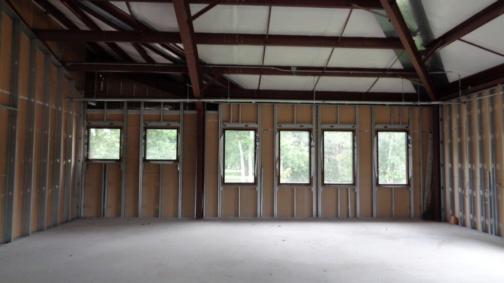More Photos Of 5751 Blythewood St, Houston Unknown For Lease