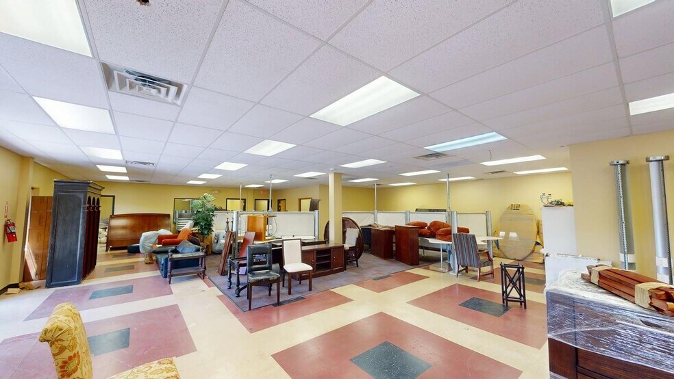 More Photos Of 430 Montbrook Ln, Knoxville Loft Creative Space For Sale