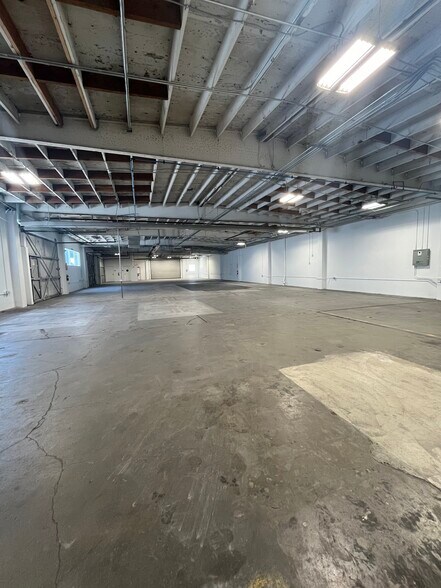 More Photos Of 11333 S La Cienega Blvd, Los Angeles Unknown For Lease