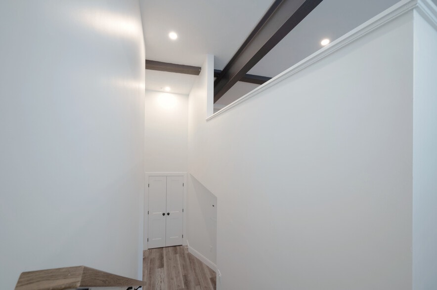 More Photos Of 10 Water St, Plymouth Apartments For Sale