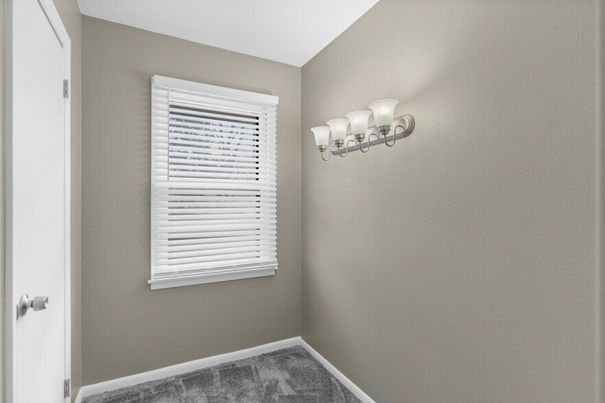 More Photos Of 2951 N 70th St, Lincoln Office For Sale