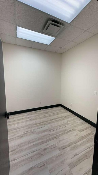 More Photos Of 608 S Tampania Ave, Tampa Medical For Lease