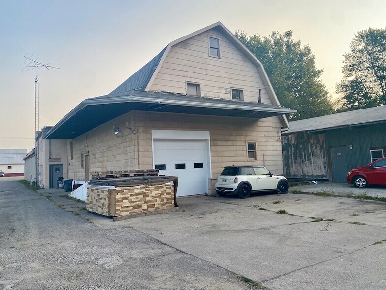 More Photos Of 312 W Main St, Delta Freestanding For Sale