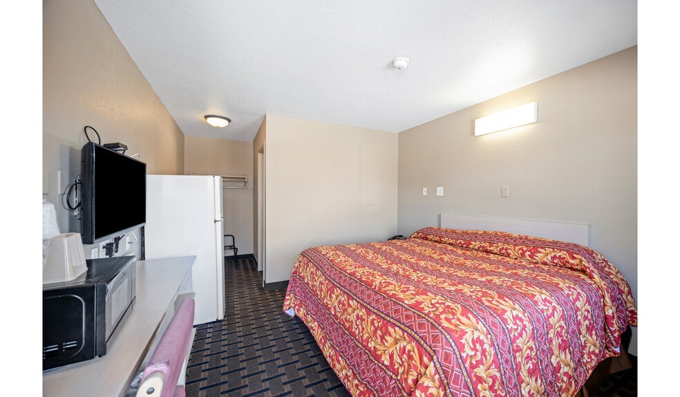 More Photos Of 3236 W Gentry Pkwy, Tyler Hotel For Sale