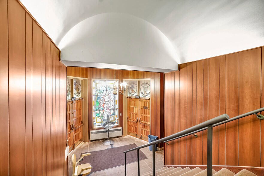 More Photos Of 132 W High St, Somerville Religious Facility For Sale