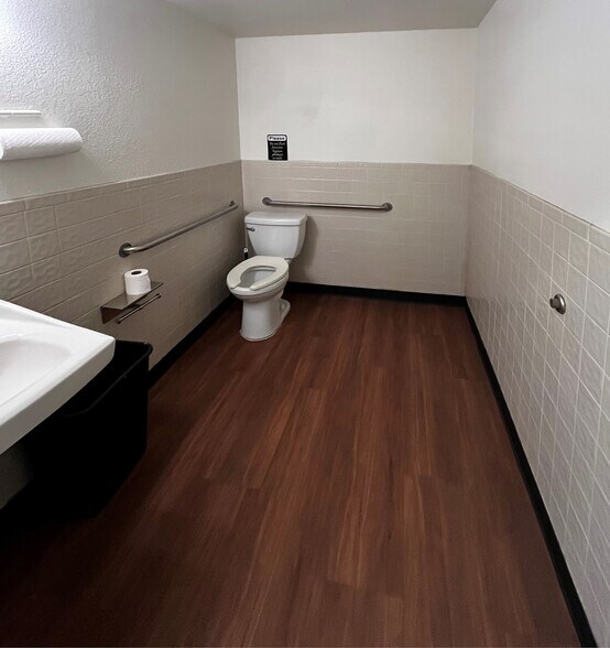 More Photos Of 325 E Baseline Rd, Gilbert Storefront Retail Office For Lease