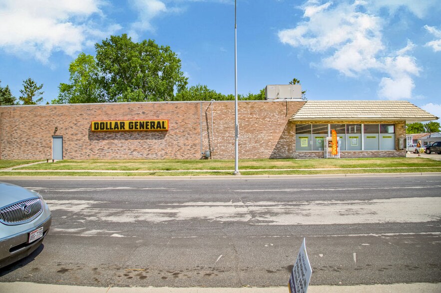 More Photos Of 331 E Center St, Juneau Storefront For Sale