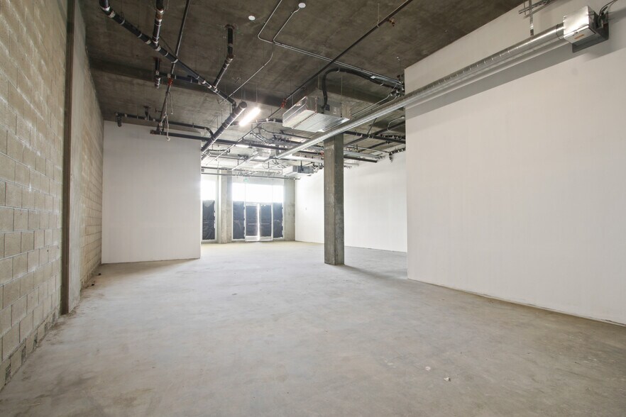 More Photos Of 1550 Lincoln Blvd, Santa Monica Apartments For Lease