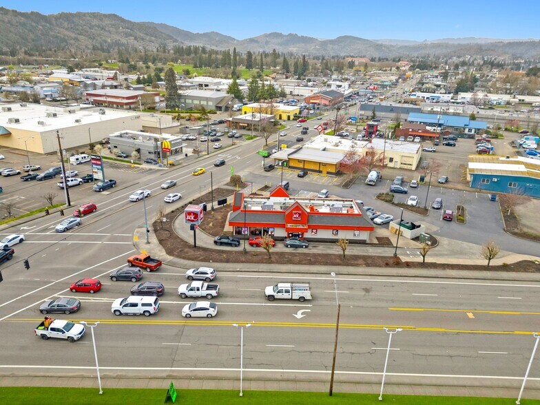 More Photos Of 1400 NE Stephens St, Roseburg Fast Food For Sale