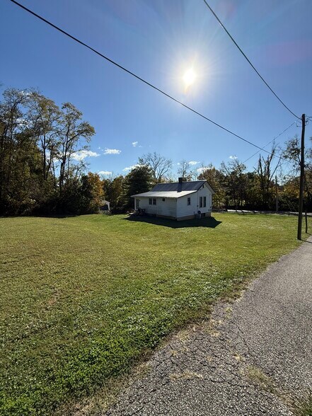 More Photos Of 1016 W Country Club Dr, Bloomington Multifamily For Sale