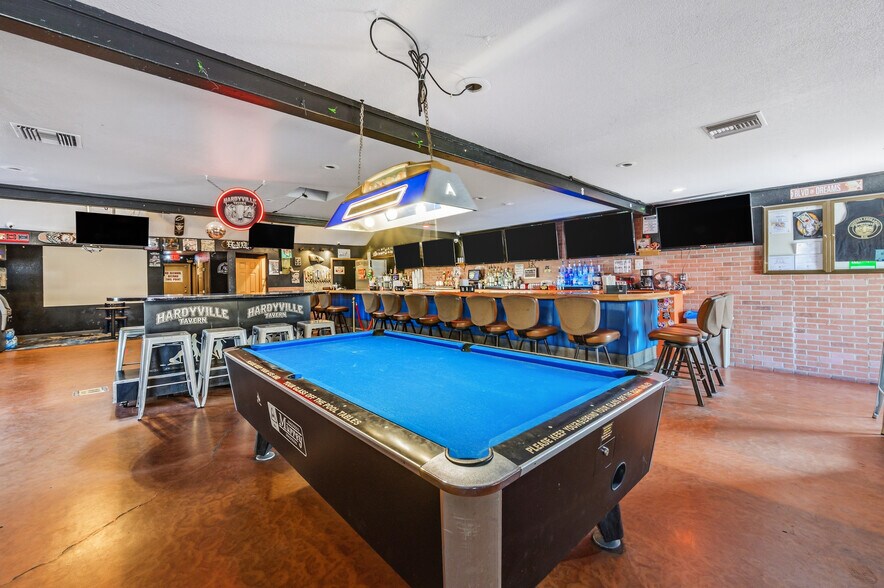 More Photos Of 877 Hancock Rd, Bullhead City Bar For Sale
